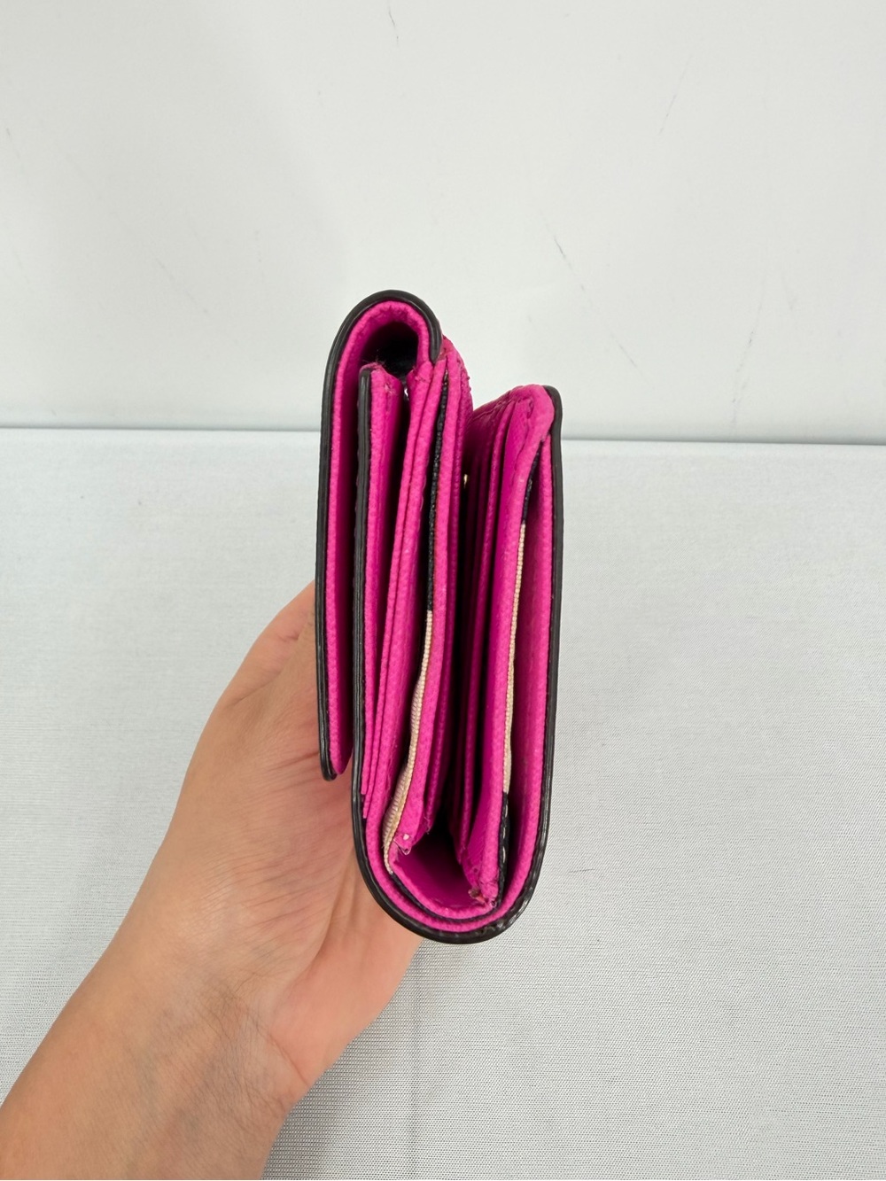 Kate Spade Cedar Street Tavy Saffiano Leather Pink Trifold Wallet Barbiecore - Picture 3 of 15
